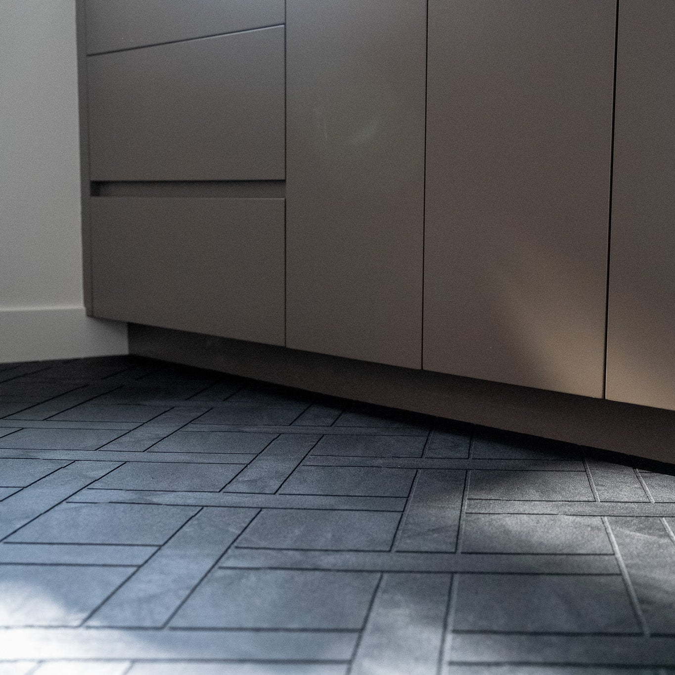 12"x12" Infinity Tile - Black